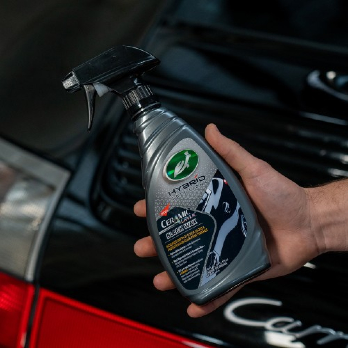 Ceramic juodas purškiamas vaškas Turtle Wax®, 500 ml. Ceramic juodas purškiamas vaškas Turtle Wax®, 500 ml.