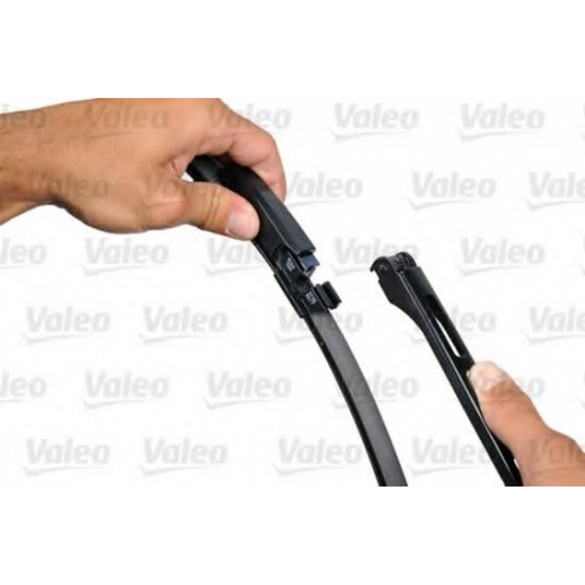 Valytuvų komplektas Valeo Silencio X.TRM OE VF320, 590/580 mm Valytuvų komplektas Valeo Silencio X.TRM OE VF320, 590/580 mm