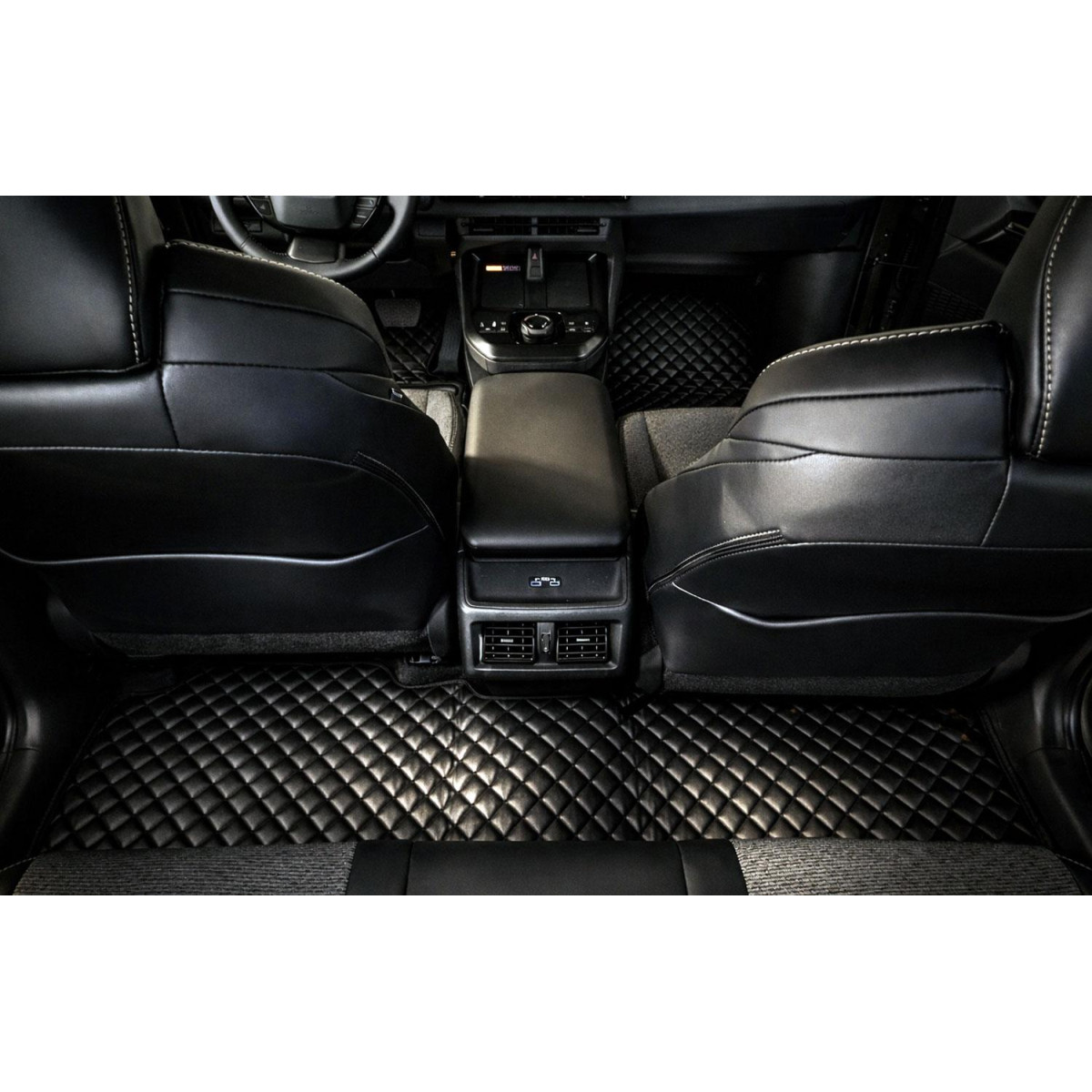 Eko odos kilimėliai QuiltyMats CHEVROLET CAPTIVA 2006-2011m. (Juoda / juodos siūlės)