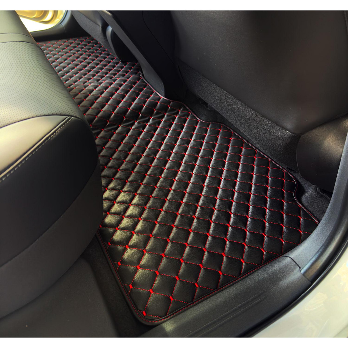 Eko odos kilimėliai QuiltyMats ACURA RSX 2001-2006m. (Juoda / raudonos siūlės)