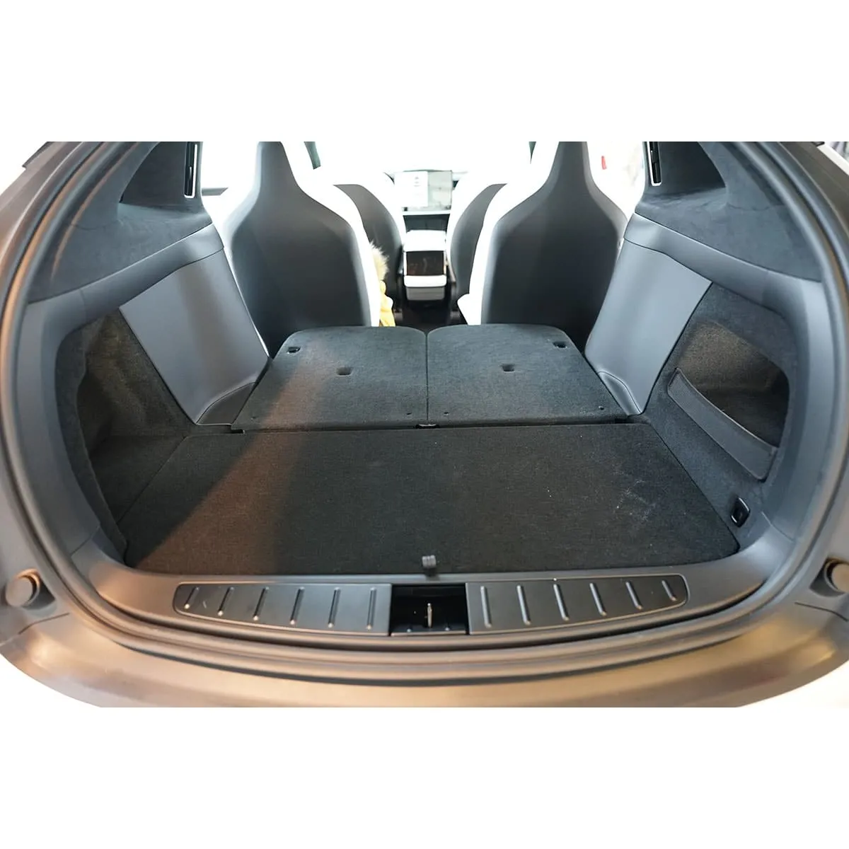 Bagažinės kilimėlis Tesla Model X nuo 2021m. (6/7 vietų, 3rd row lowered) Bagažinės kilimėlis Tesla Model X nuo 2021m. (6/7 vietų, 3rd row lowered)