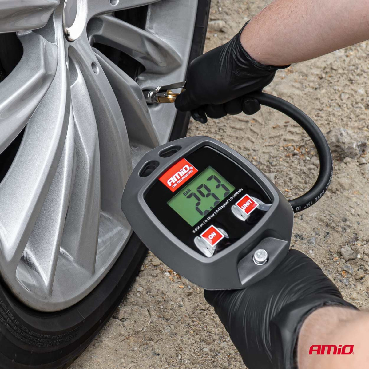 Pripūtimo pistoletas su skaitmeniniu manometru 18 bar AMIO-04482