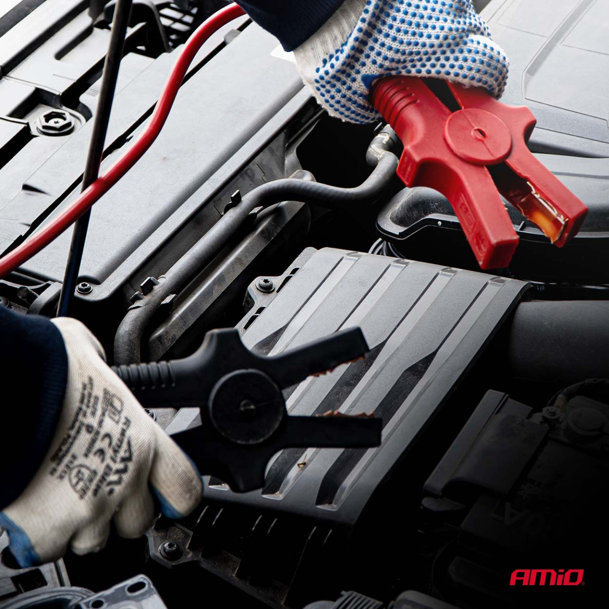 Akumuliatoriaus įkroviklis su užvedimo funkcija 12/24V MAX 40A, startas 300A, AMIO-04500