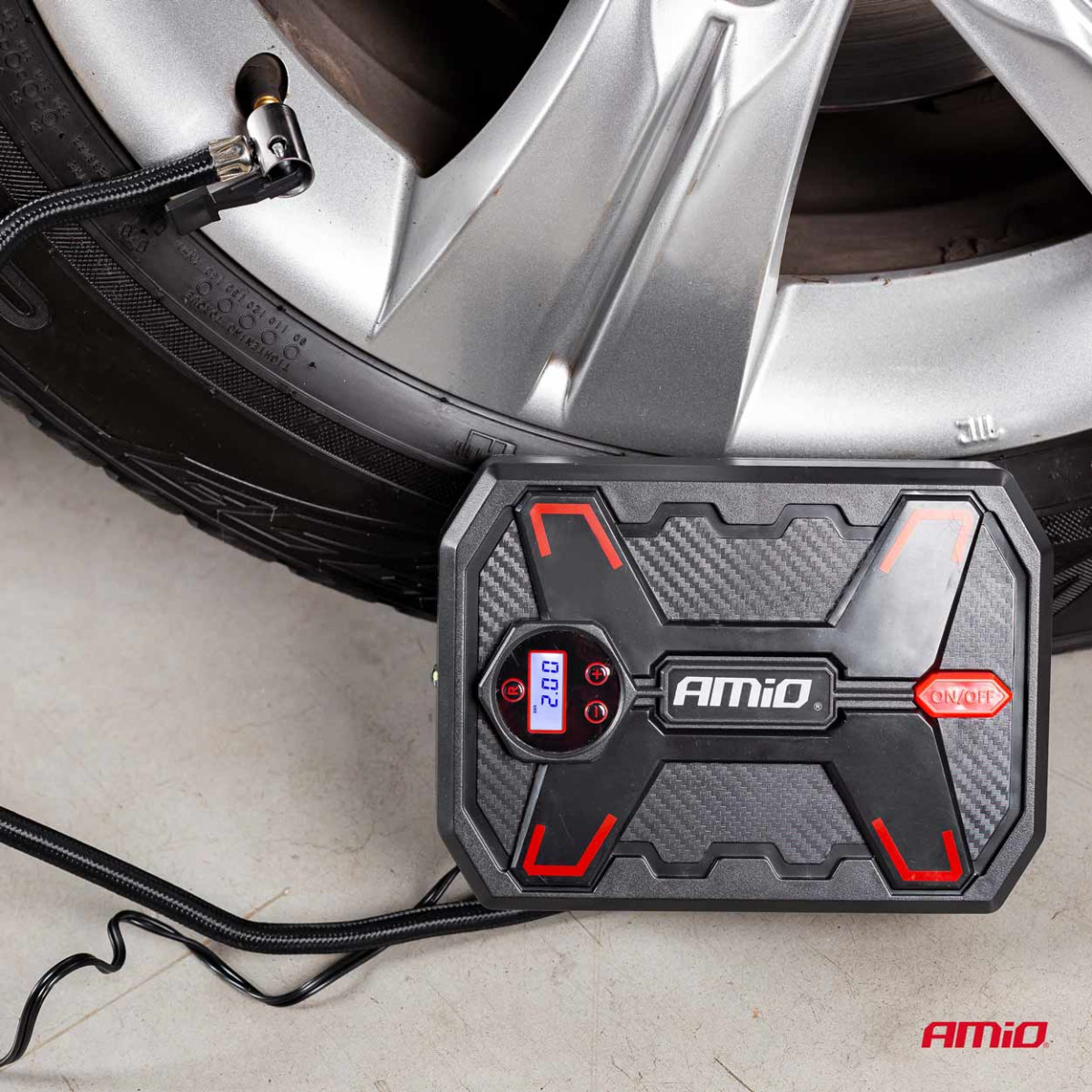 Automobilinis kompresorius 12V su skaitmeniniu manometru ir LED, AMIO-02384