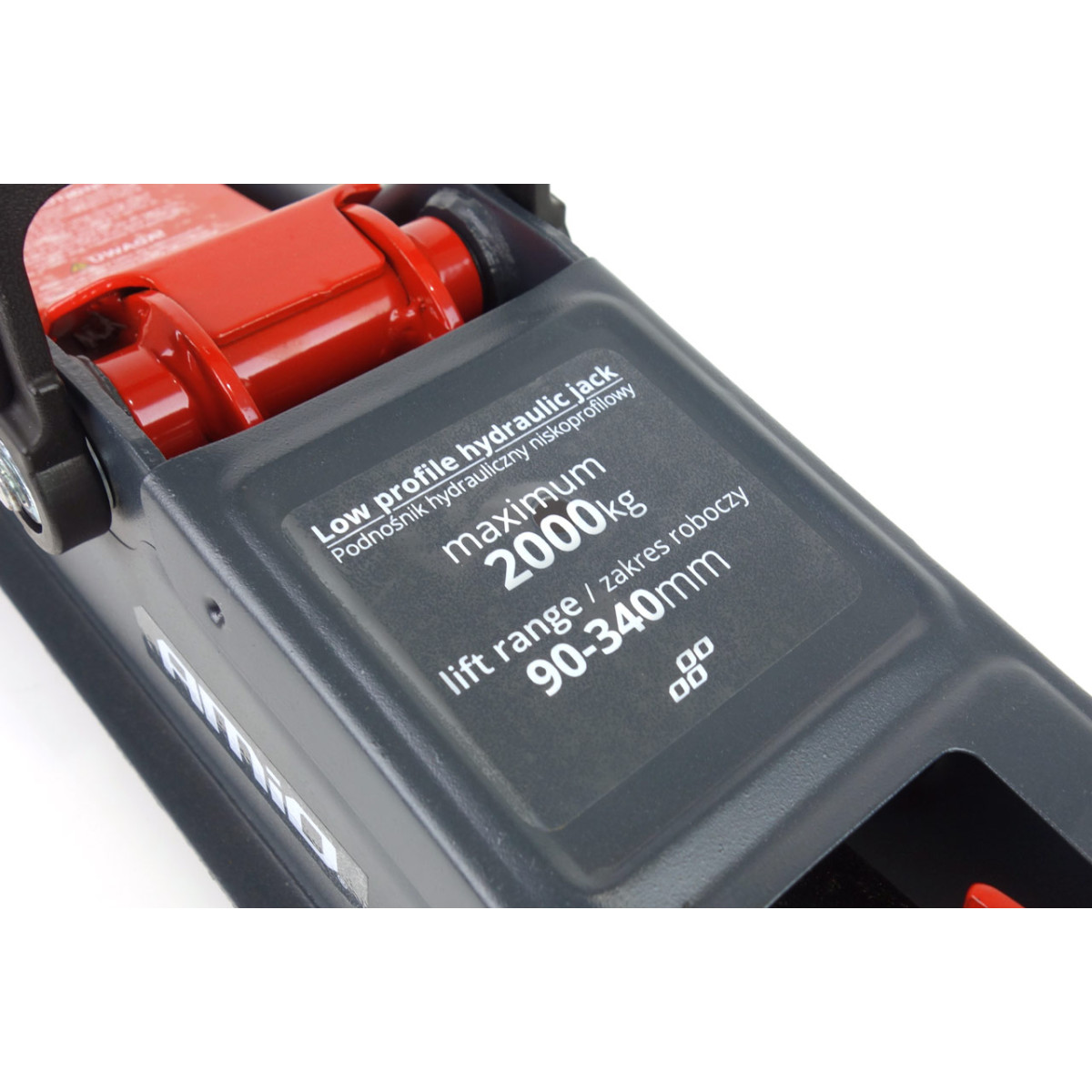 Žemo profilio hidraulinis keltuvas 2000 kg CE AMIO-02500