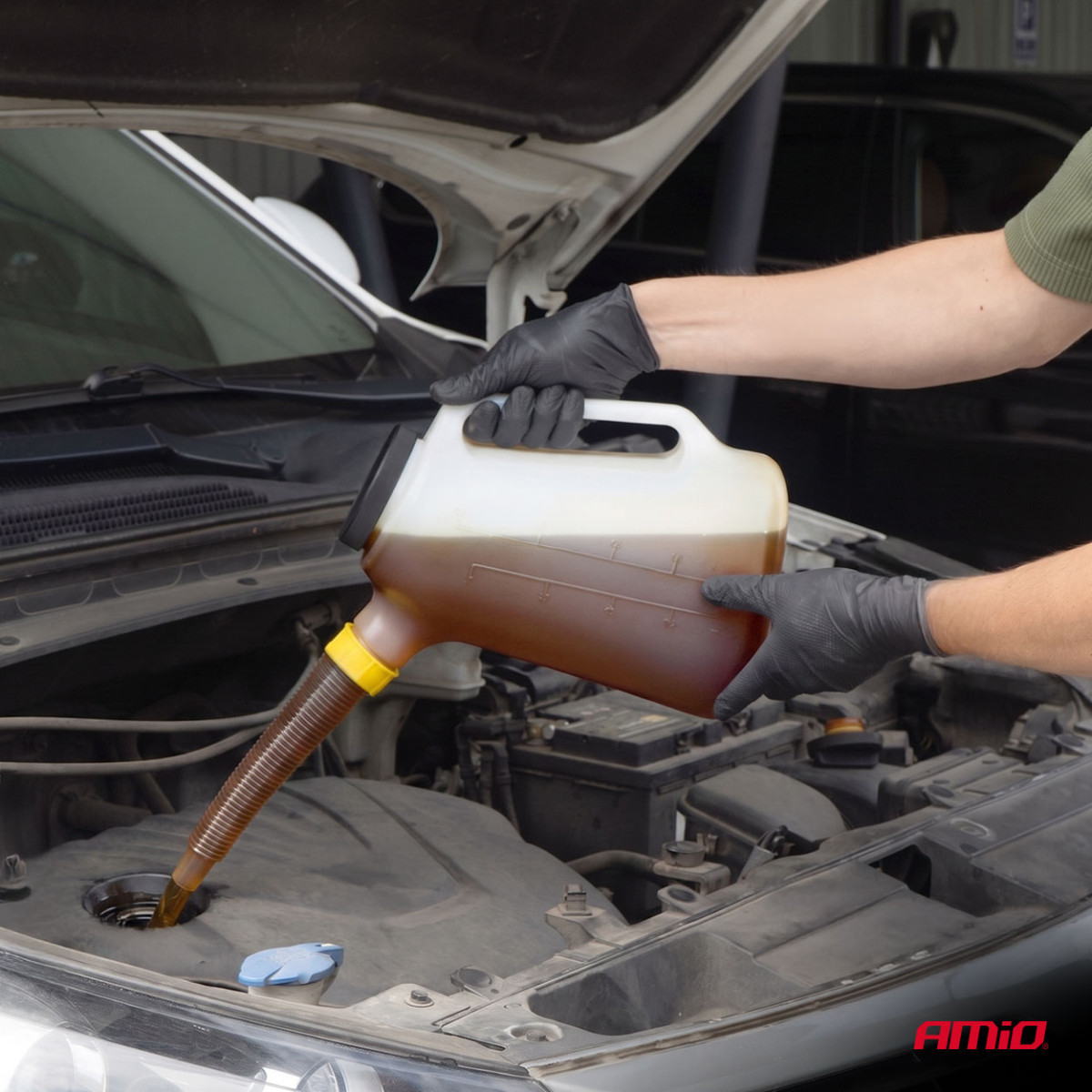 Alyvos įpylimo kanistras, 5 l, AMIO-04923