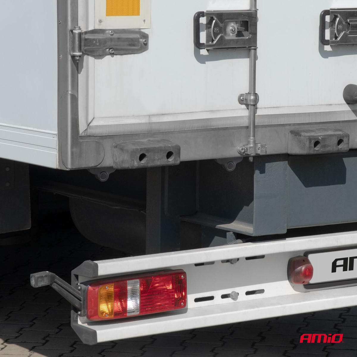 Parkavimo pagalbos sistema LED, 4 juodi jutikliai 19 mm, sunkvežimiams AMIO-02279