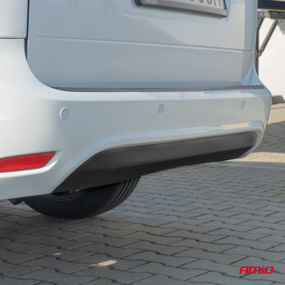 Parkavimo pagalbos sistema su garso signalu, 8 balti jutikliai 22 mm AMIO-01599