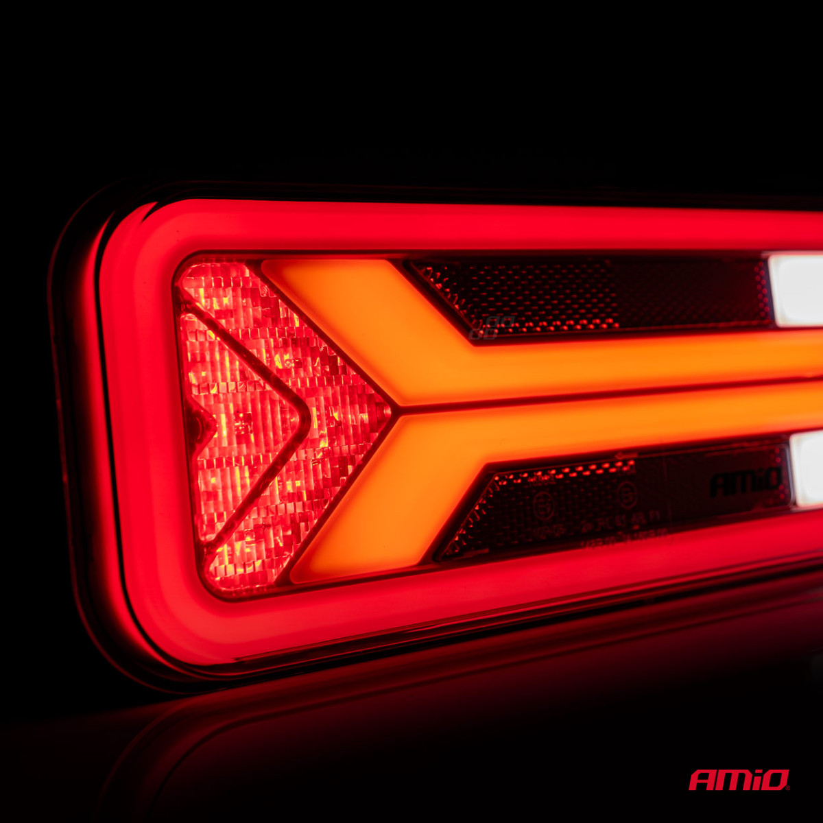 Daugiafunkcinis LED galinis žibintas RCL-09-L dynamic, kairė