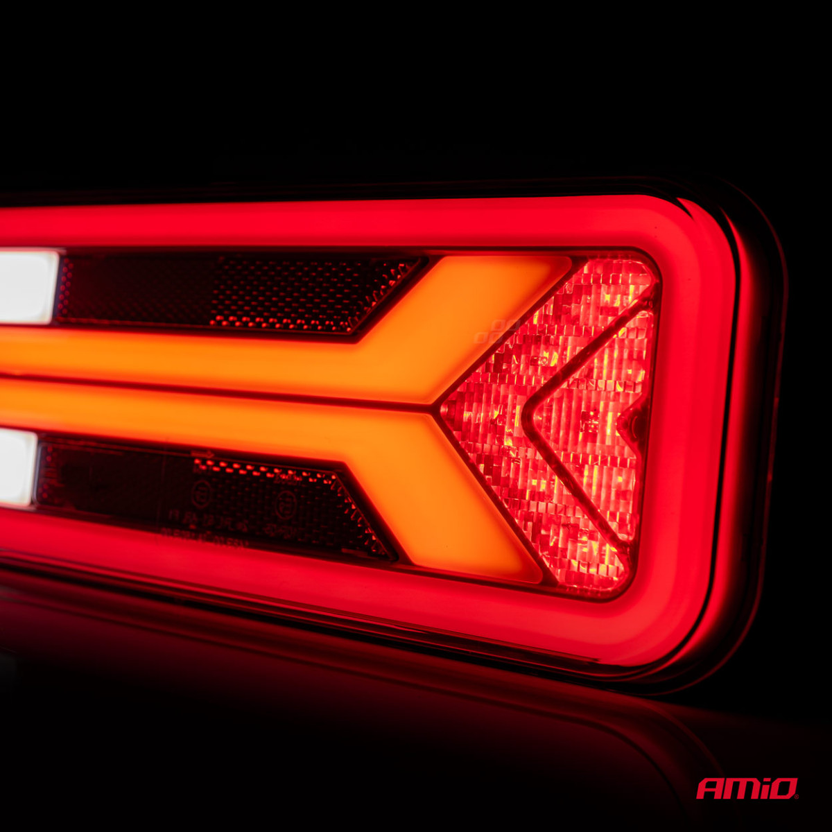 Daugiafunkcinis LED galinis žibintas RCL-09-R dynamic, dešinė 