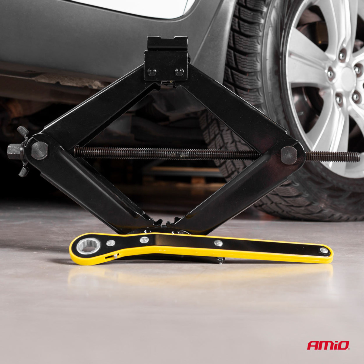 Trapezinis keltuvas 2000 kg su rankena ir pirštinėmis, AMIO-02479