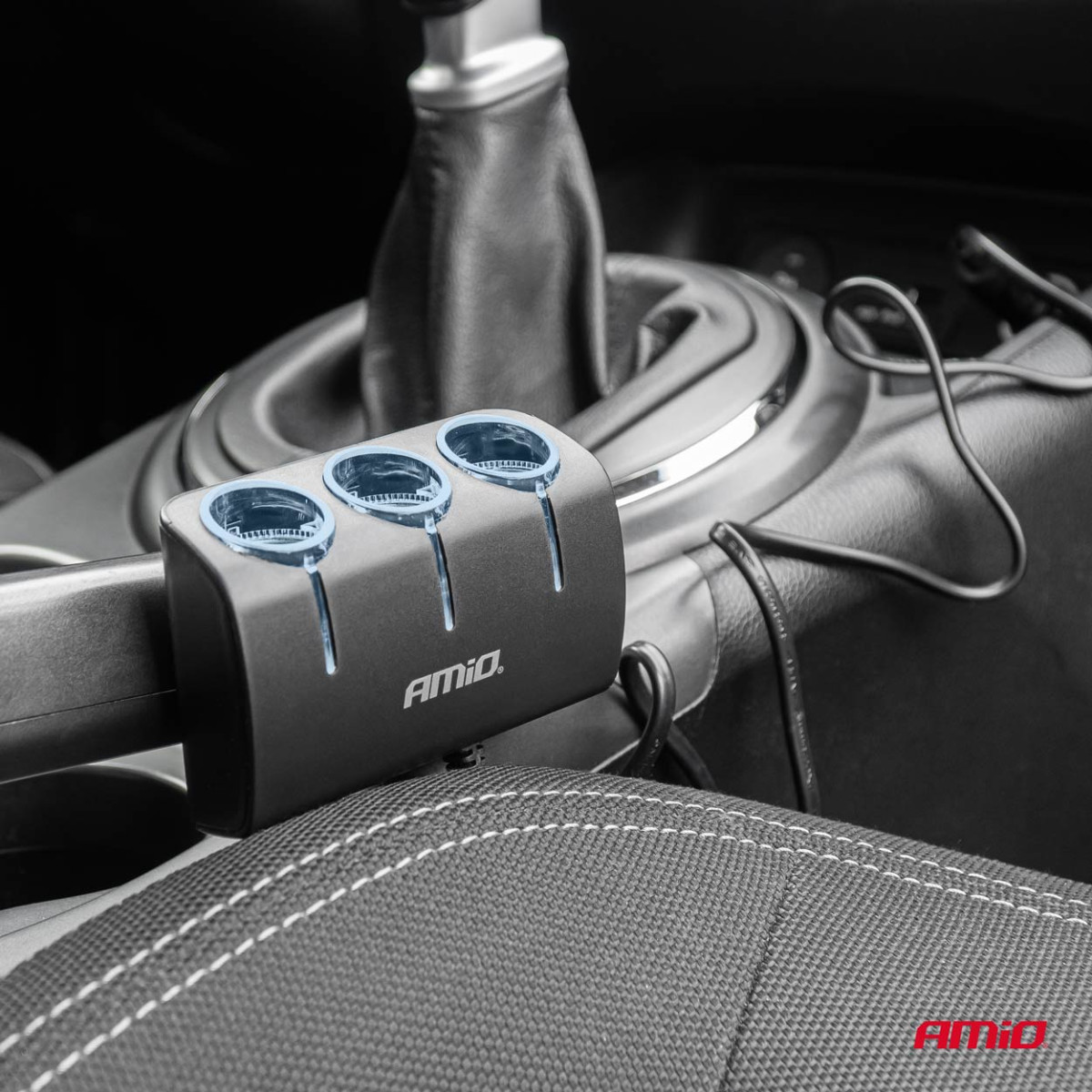 Trijų lizdų cigarečių uždegiklio prailgintojas 12/24V 120W 80 cm AMIO-04359