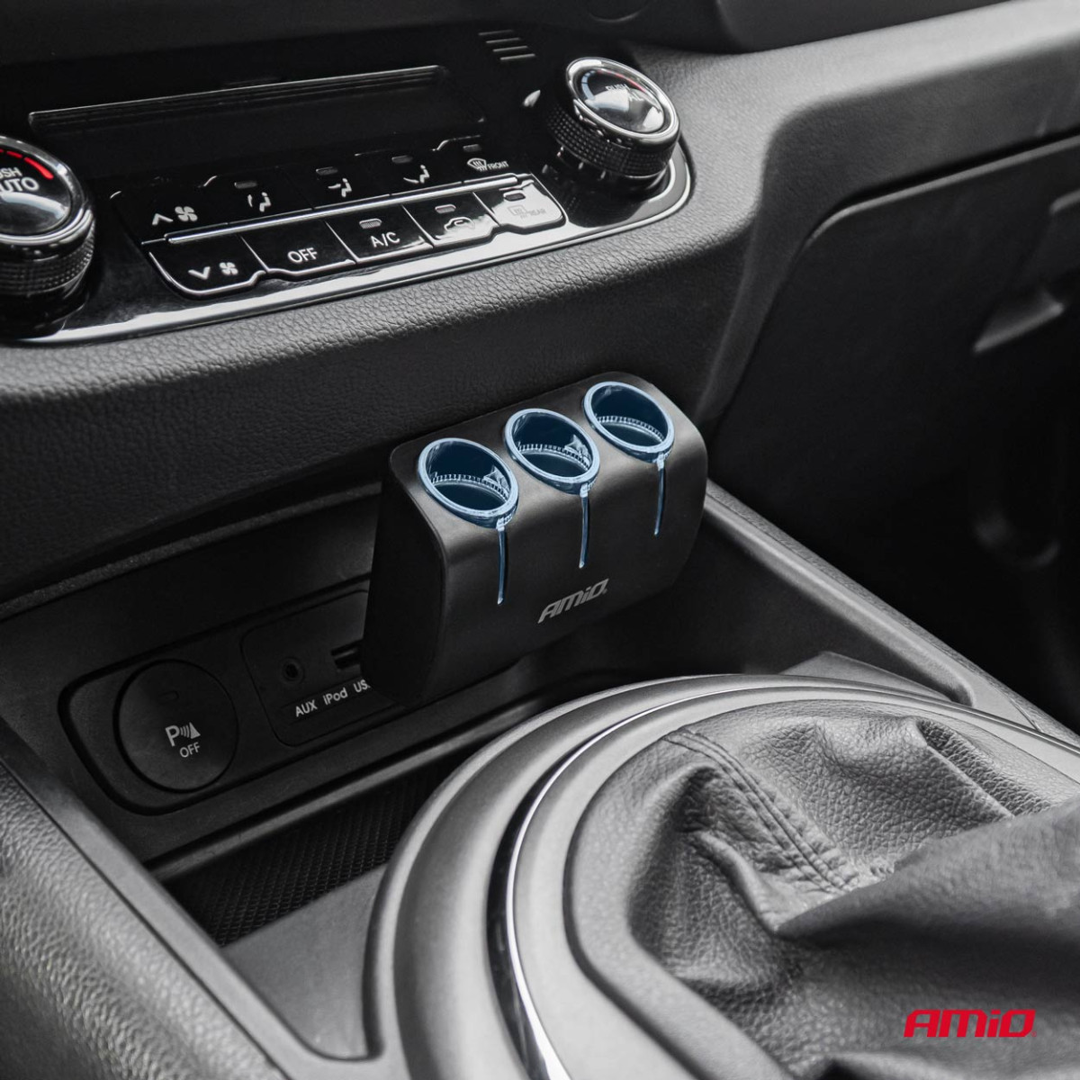 Trijų lizdų cigarečių uždegiklio prailgintojas 12/24V 120W 90° AMIO-04358