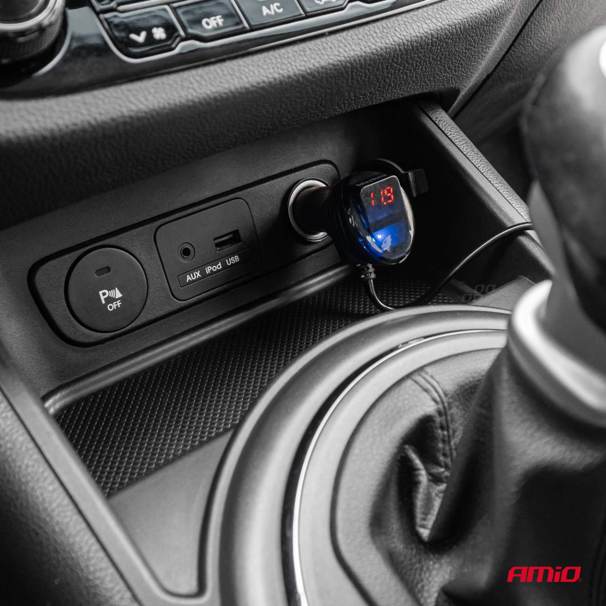 Trijų lizdų prailgintojas su įkrovikliu ir skaitmeniniu ekranu 2x USB-A + 1x USB-C QC 4.0 12/24V 120W 80 cm AMIO-04366